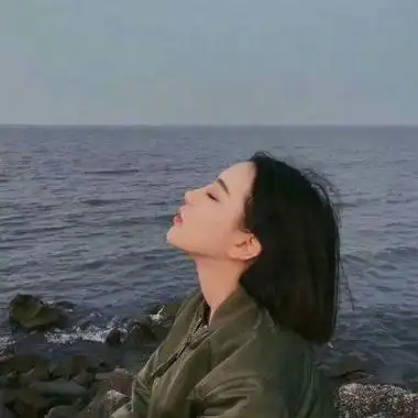 女生仰望天空的头像高清好看女生抬头仰望的唯美图片头像