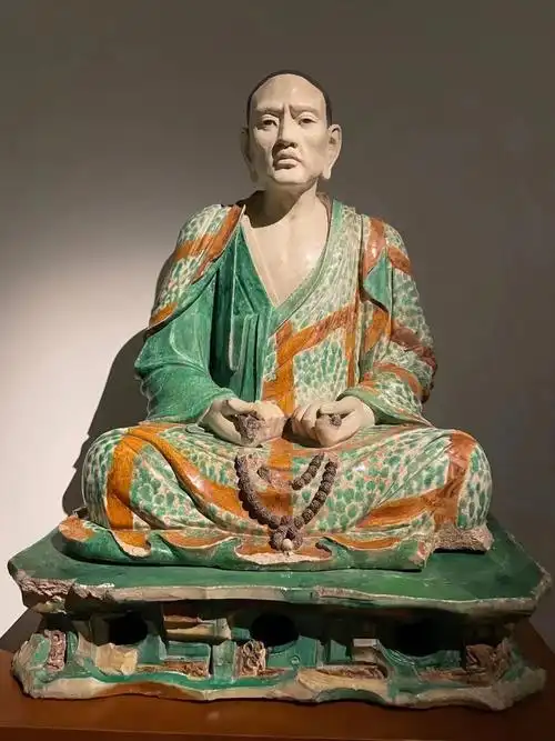 局部巴黎的辽代易县罗汉像