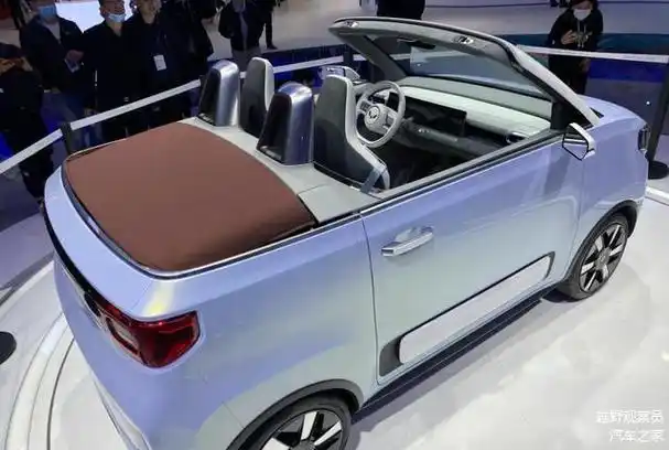 五菱宏光miniev敞篷版亮相上海车展,粉丝期盼:售价5万元