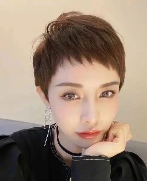 laqueen时尚健康假发67不规则刘海超短发