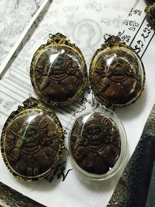 一折佛牌 泰国 阴牌