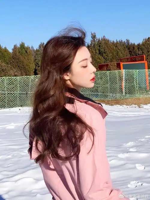 2021流行八字空气刘海(好看的刘海发型)_达一风水网