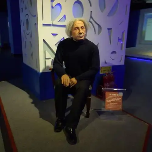 大连金石蜡像馆