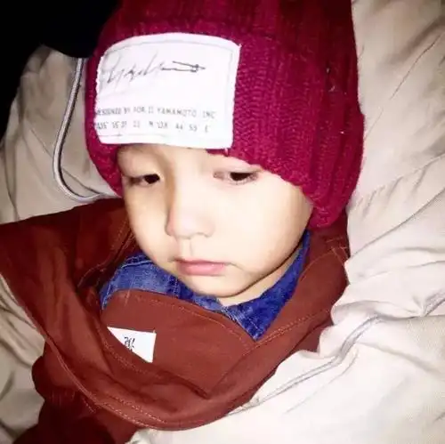 跟你爱的人生个孩子吧,然后拍这样的照片发朋友圈.