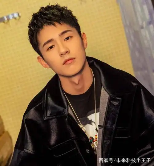 刘昊然清爽帅气的夏季男生短发你离男神就差这一款发型