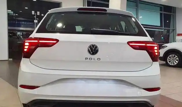 大众新款polorline海外到店实拍外观更加运动