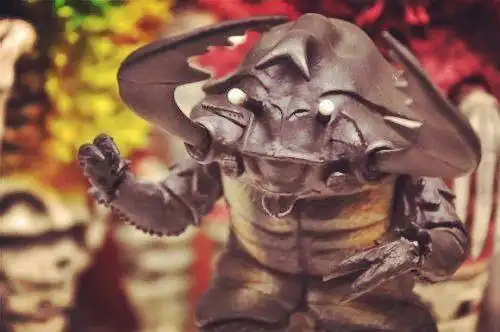 阎罗王恩马戈出现在古代,曾经将城市破坏了75%,后来被地藏王菩萨镇压.