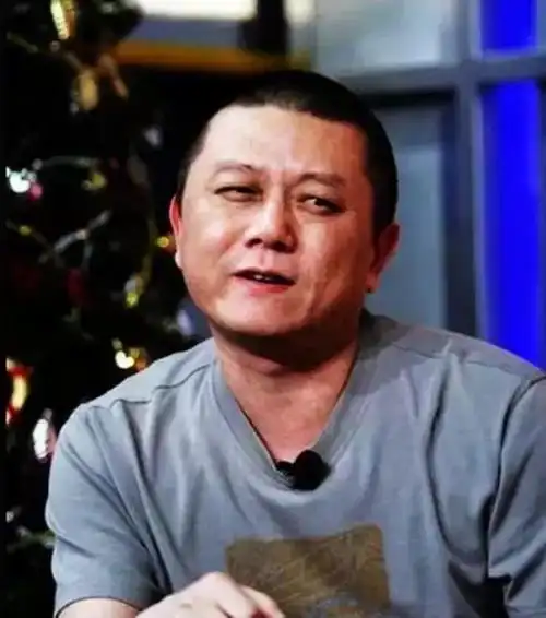 王朔被誉为"文坛恶评家",金庸和余秋雨都未能幸免!