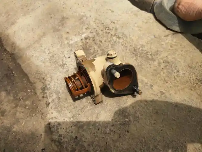 荣光小卡15节温器怎么装