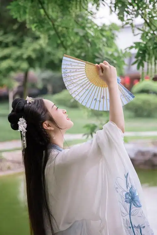 古风扇子折扇中国风女式古典女士绢布舞蹈扇定制