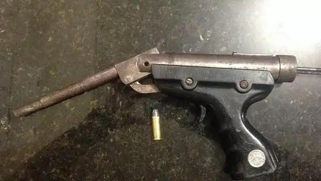 巴西警察缴获的奇葩自造枪单价1500美元简直暴利