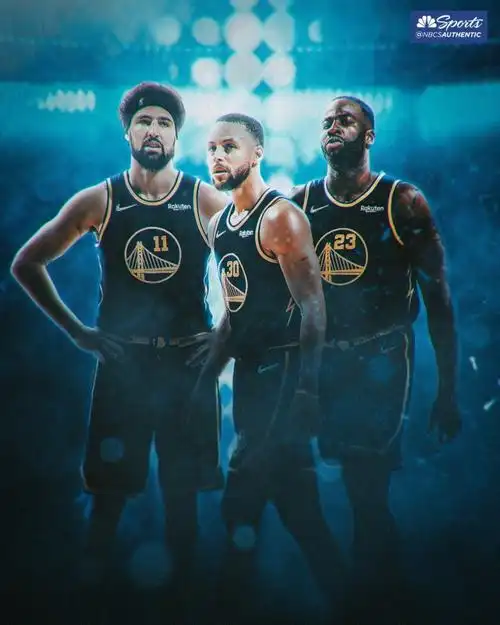 时隔1004天勇士三巨头首次合体全场沸腾追梦连续助攻库里三分