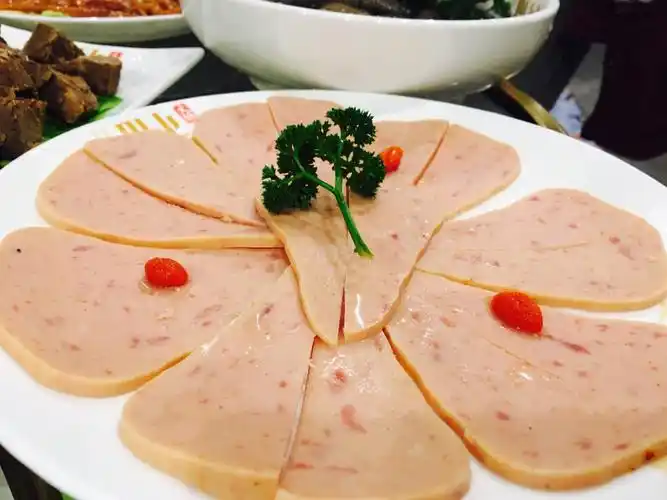 2023火锅美食餐厅,菜品摆盘也比较精细,很用心.【去哪儿攻略】