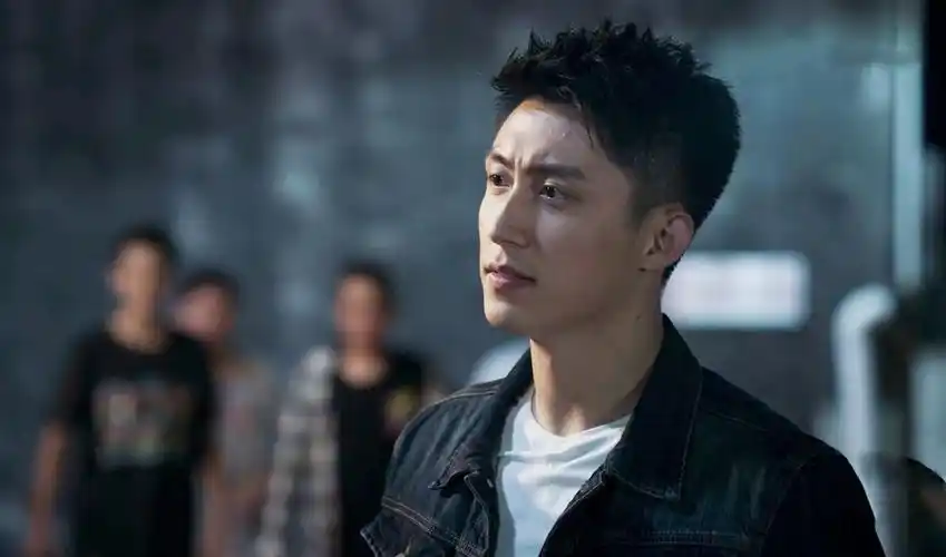 原创《破冰行动》李飞独闯塔寨村,林耀东称他越猖狂越安全!