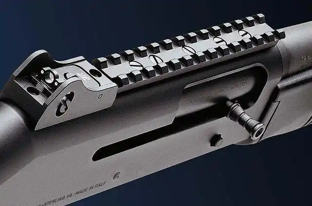 世界反恐枪械总览之意大利m4super90霰弹枪