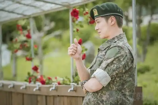 1人三角,看郑允浩的三阶段变身