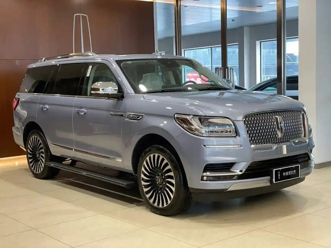 配3.5t 10at动力,纯进口大型豪华suv,带你看林肯领航员!