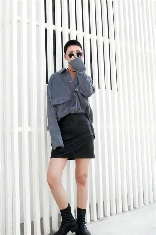 头条问答 - 短头发女生怎样搭衣服?(2个回答)