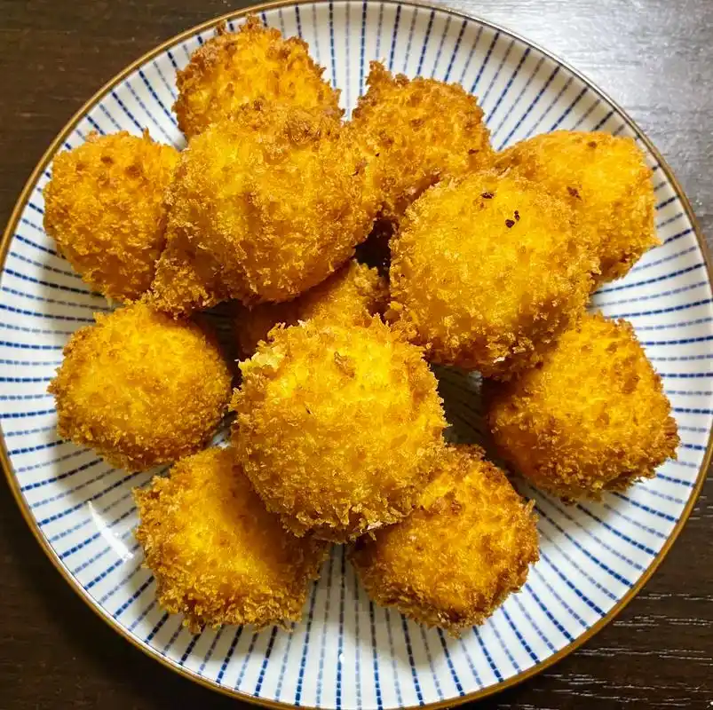 脆炸汤圆.不一样的吃法,表皮酥脆,里面软糯香甜还有拉丝哦!今 - 抖音