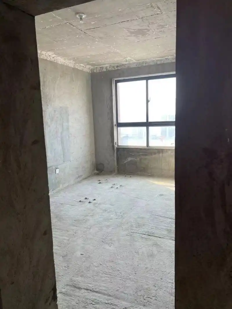 发现自己既买到了腰线层又买到了槽钢层 今天进行水电交底,师傅看了一