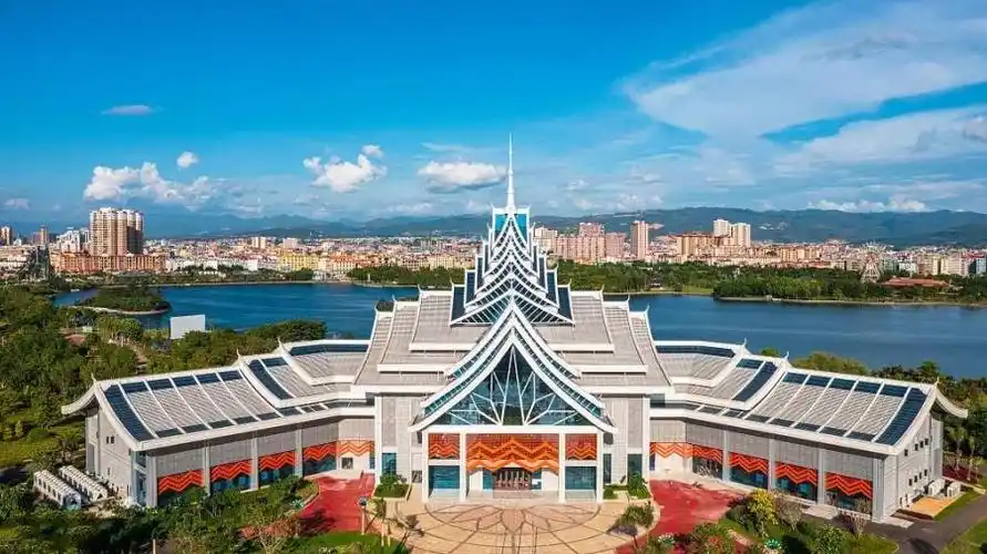 发挥瑞丽市拥有国家重点开发开放试验区,中国(云南)自由贸易试验区