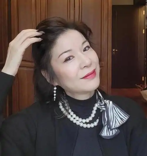 五十岁女人怎样保养脸皮肤(50岁女人如何有效护肤)7