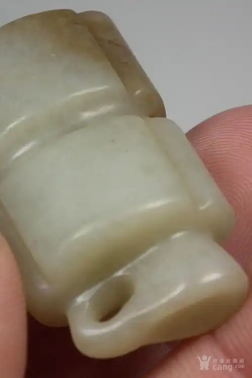 老和田玉青玉带糖色圆雕司南大玉坠