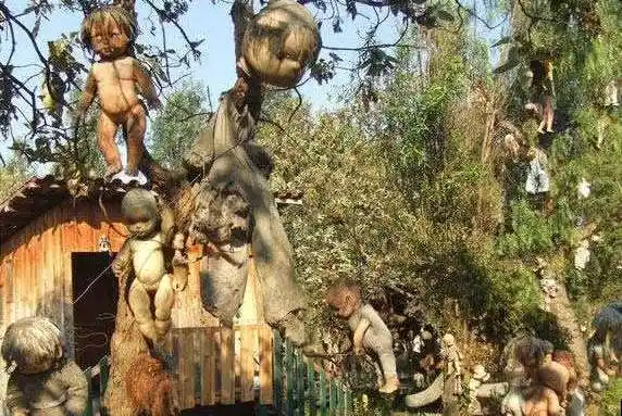 娃娃岛背后有什么样的故事带你探险充满恐怖娃娃的小岛