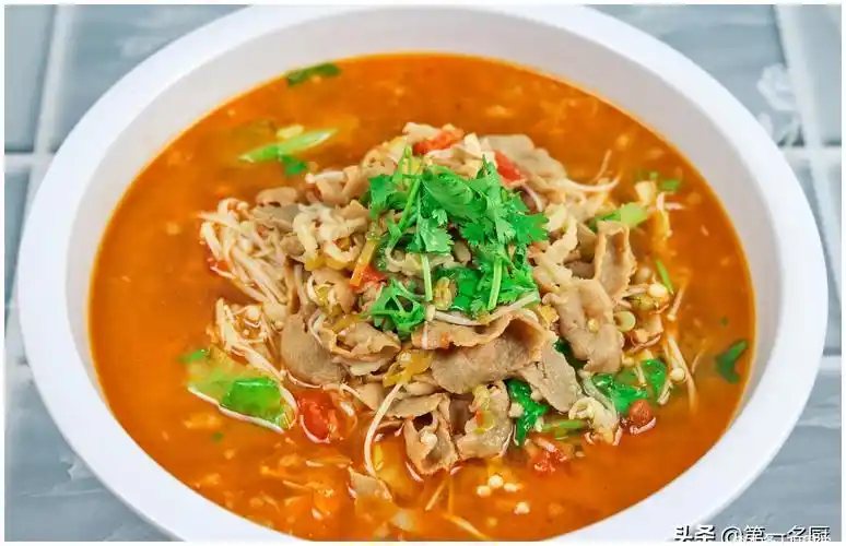 天凉好个秋,不如来一盆酸汤小肥羊,酸辣开胃,御寒降秋燥|小肥羊|秋燥|