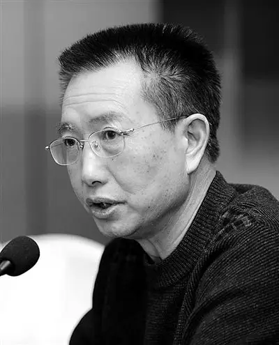 茅盾文学奖评委陈晓明谈什么是文学精神和评奖标准