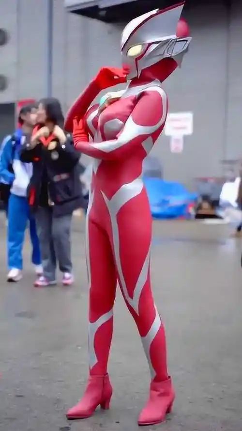 莉法奥特曼身材一级棒_腾讯视频