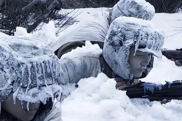 志愿军血战长津湖,"冰雕连"震撼世界,美上校:活着离开是侥幸_网易订阅