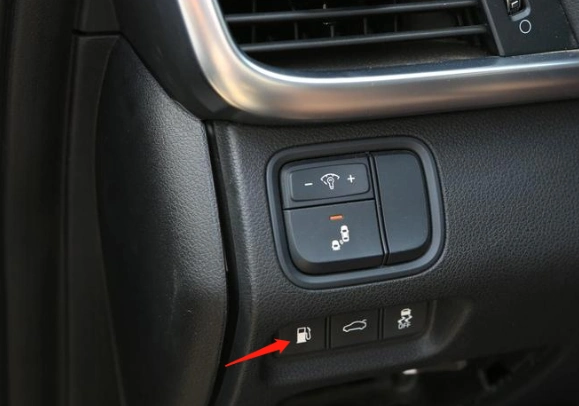 汽车油箱盖的4个隐藏功能,你知道几个?关键时能保命