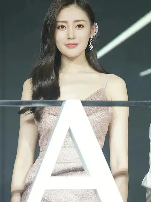 张天爱生图皮肤身材好棒