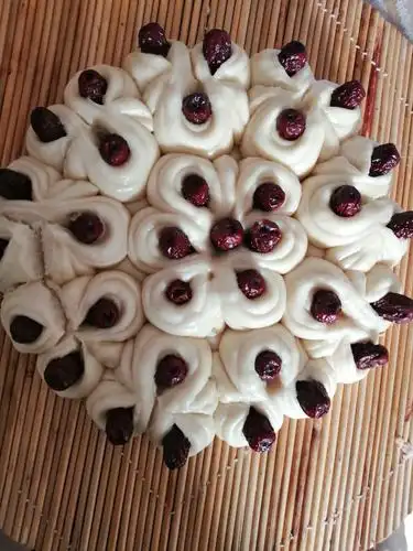 大花糕只有在过年的时候才会蒸的,是不是很有年味儿!