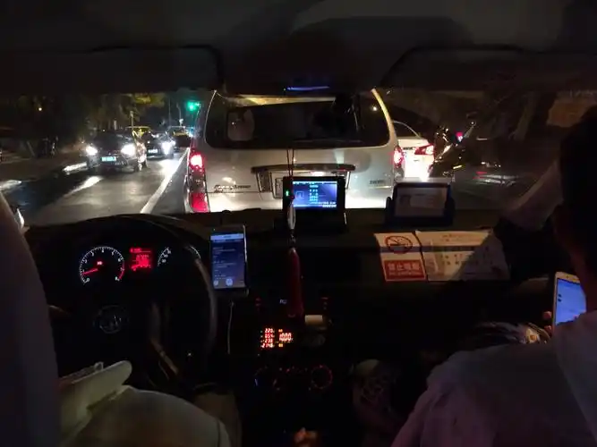 坐出租车去步行街