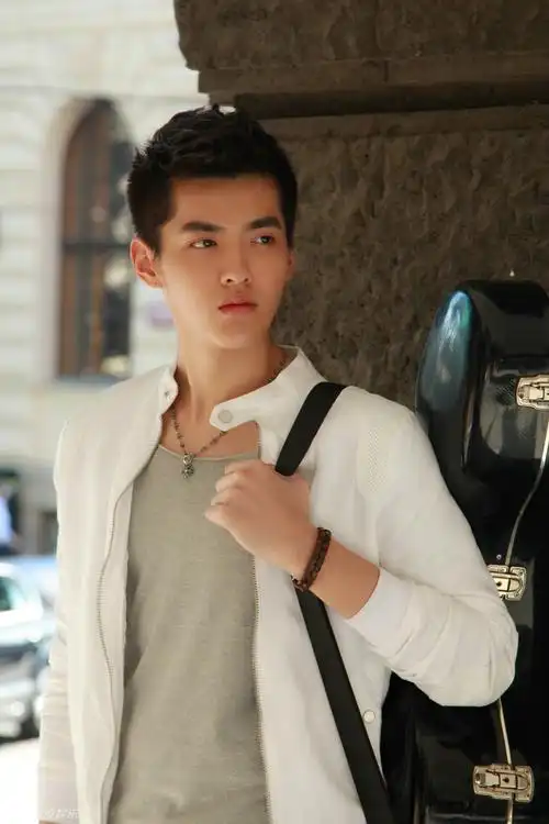 ="436">王朔 /a>编剧, a href="#" data-lemmaid="8325774">吴亦凡