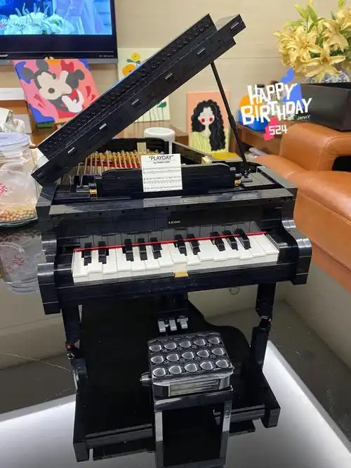 提前收到的生日礼物,谢谢我们家99送的钢琴.