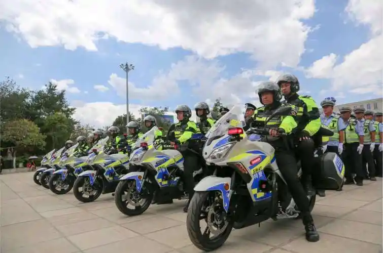 轻骑qm300j-2l助力祥云骑警队_济南轻骑警用摩托车销售有限公司