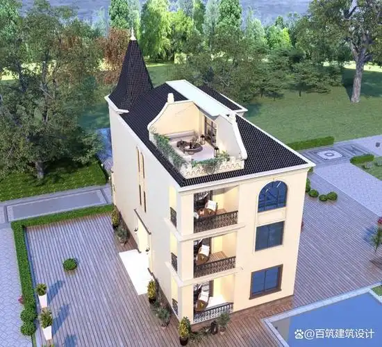 这套住宅外观十分有特色,尖顶造型像一个城堡,窗户的设计,二层阳台
