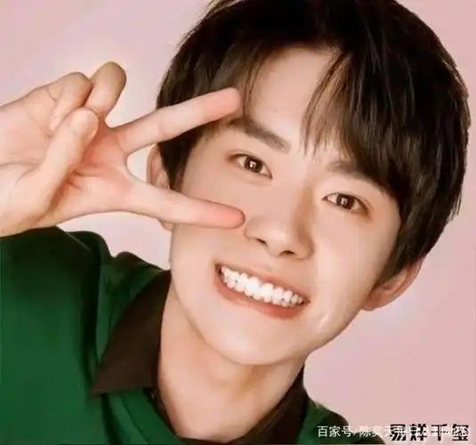 剪刀手是大家都喜欢比的,因为有一个意思叫比耶,而每年线上都会进行