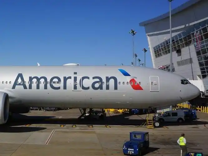 aa apologizes, mistakenly added fuel fee to free tickets