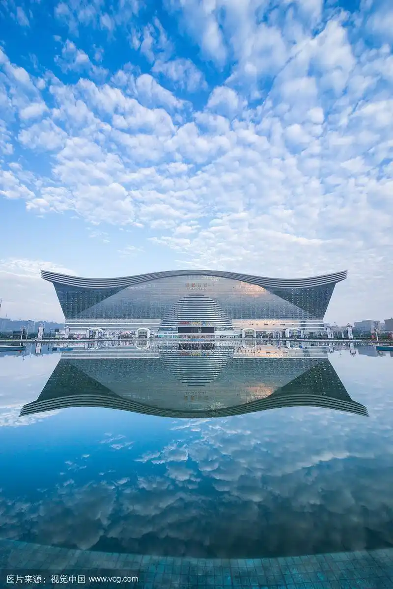 成都环球中心的倒影