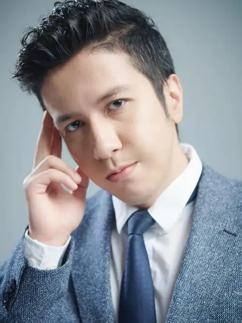 p>努尔艾力·阿不利孜(艾力),1989年3月1日出生,来自新疆乌鲁木齐,酷