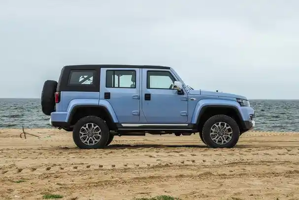 北京jeep越野车报价(bj4020t纵置8at1598万起售选它还是坦克300) - 好