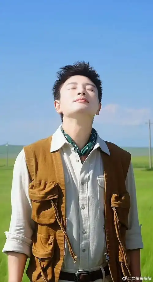 贾乃亮超话帅气十足的亮哥
