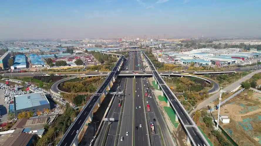 临沂市区双岭路与京沪高速高接高通道工程通车