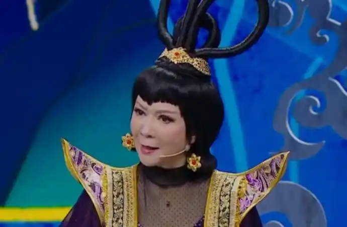 61岁的蔡明晚节不保!从小品女王到离开舞台,究竟惹了哪位大佬?