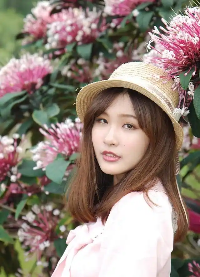 清秀的魅力女生