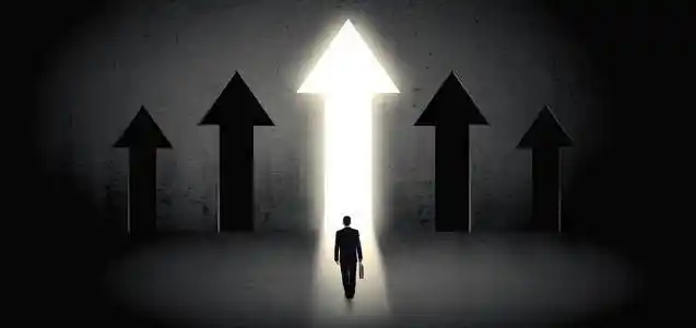 商人选择正确的道路照片